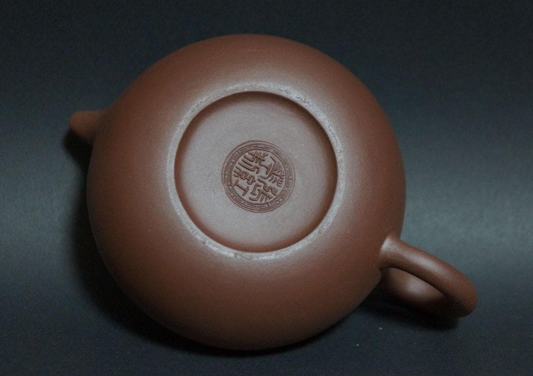 ☆煎茶道具☆宜興紫砂 名工 張紅華造 如意蓮子壷 紫砂急須 小ぶり