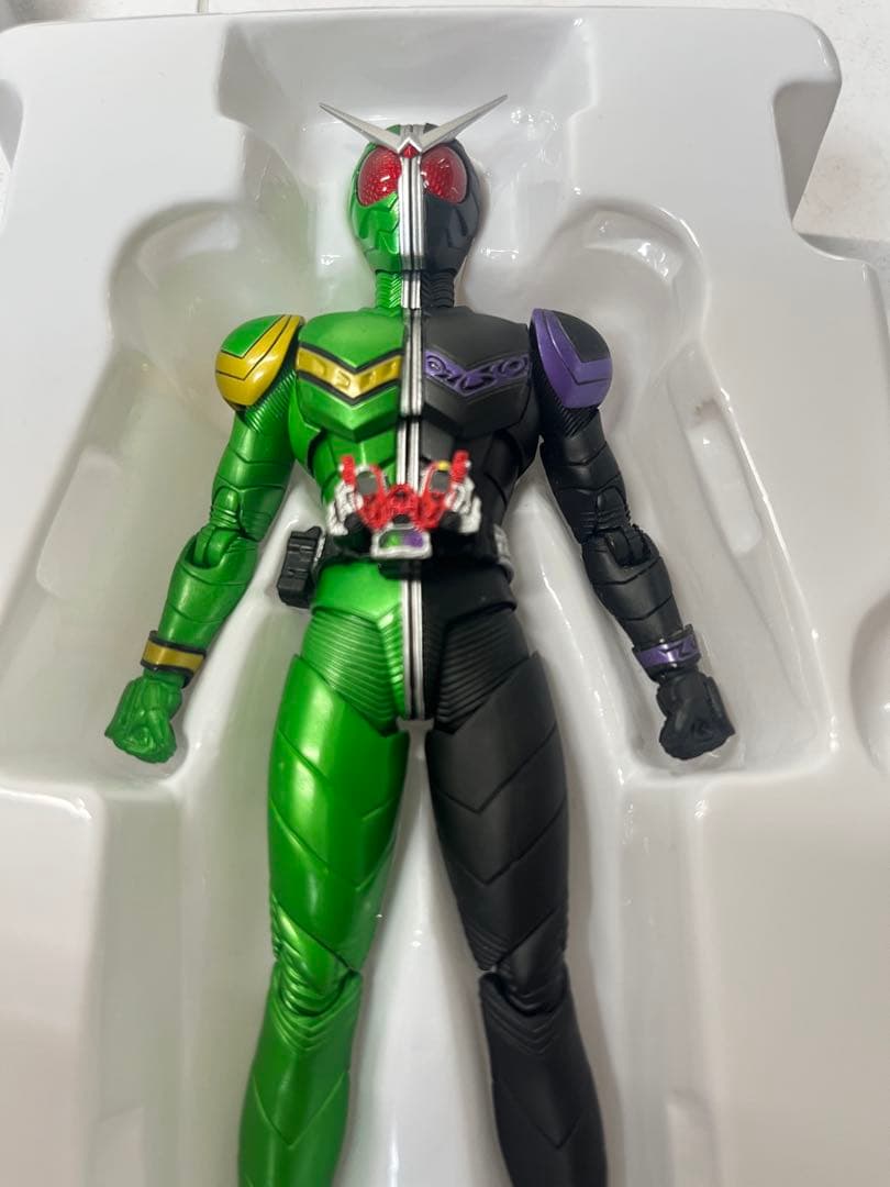 S.H.Figuarts（真骨彫） 仮面ライダーW サイクロンジョーカー