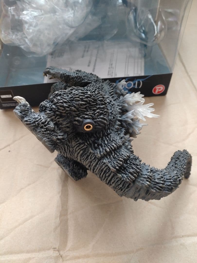 デフォリアル　ゴジラ（2001）発光Ver. 限定版