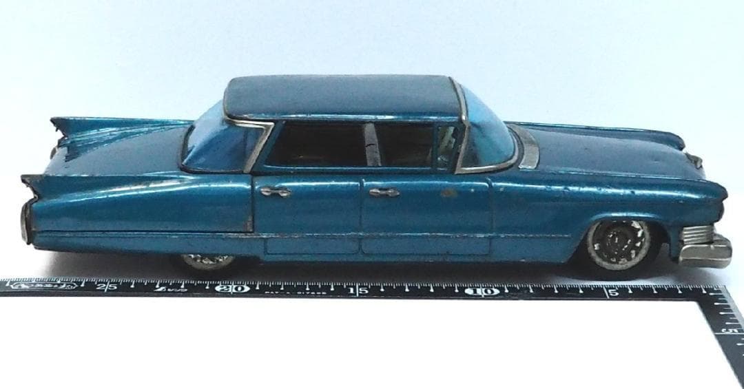 萬代屋 60'sキャデラック セダン 大サイズ青緑tinブリキtoy car箱無