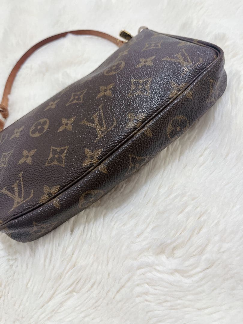 ルイ・ヴィトン モノグラム ポーチ