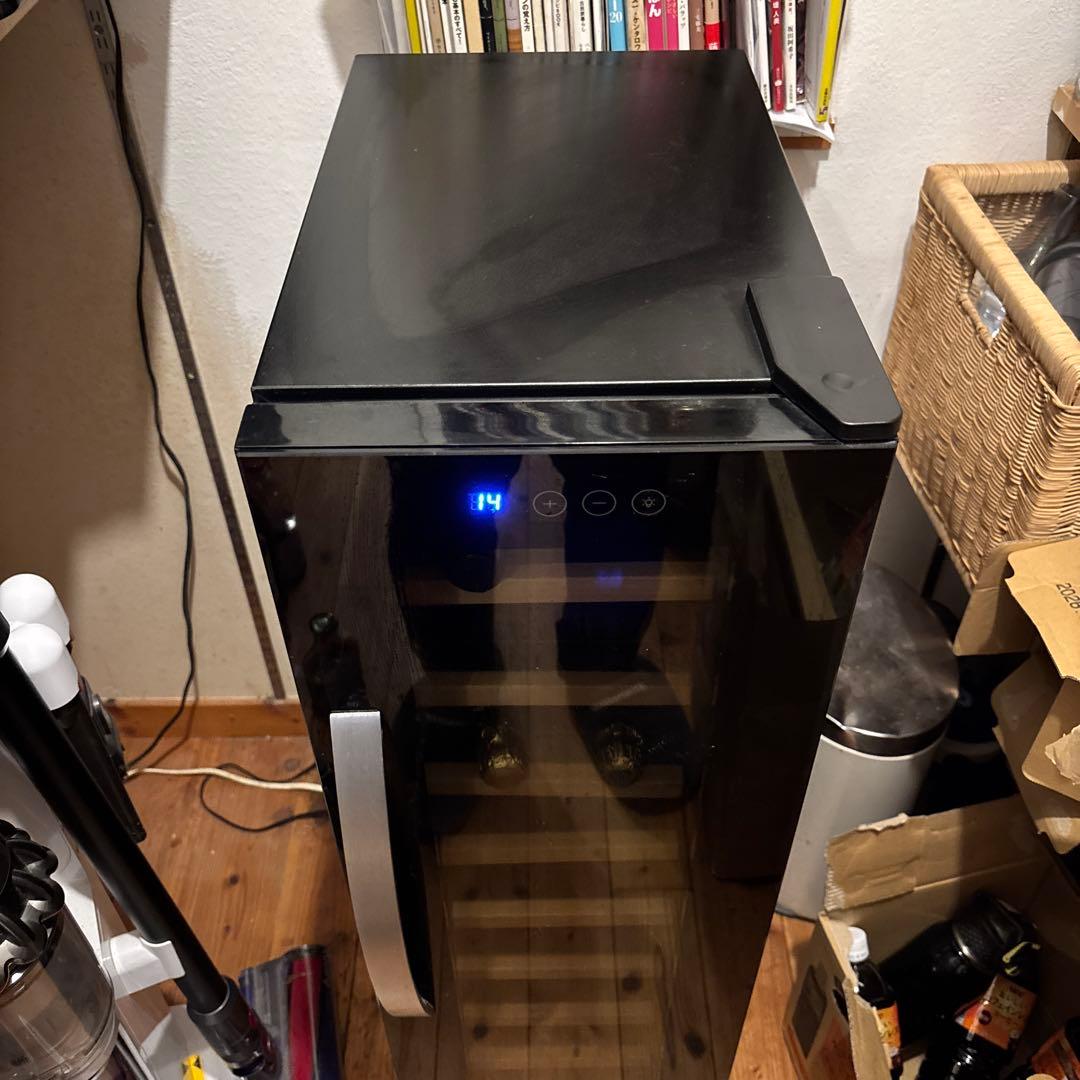 （中古美品）デバイスタイル 右開きワインセラー(18本収納) CF-P18W