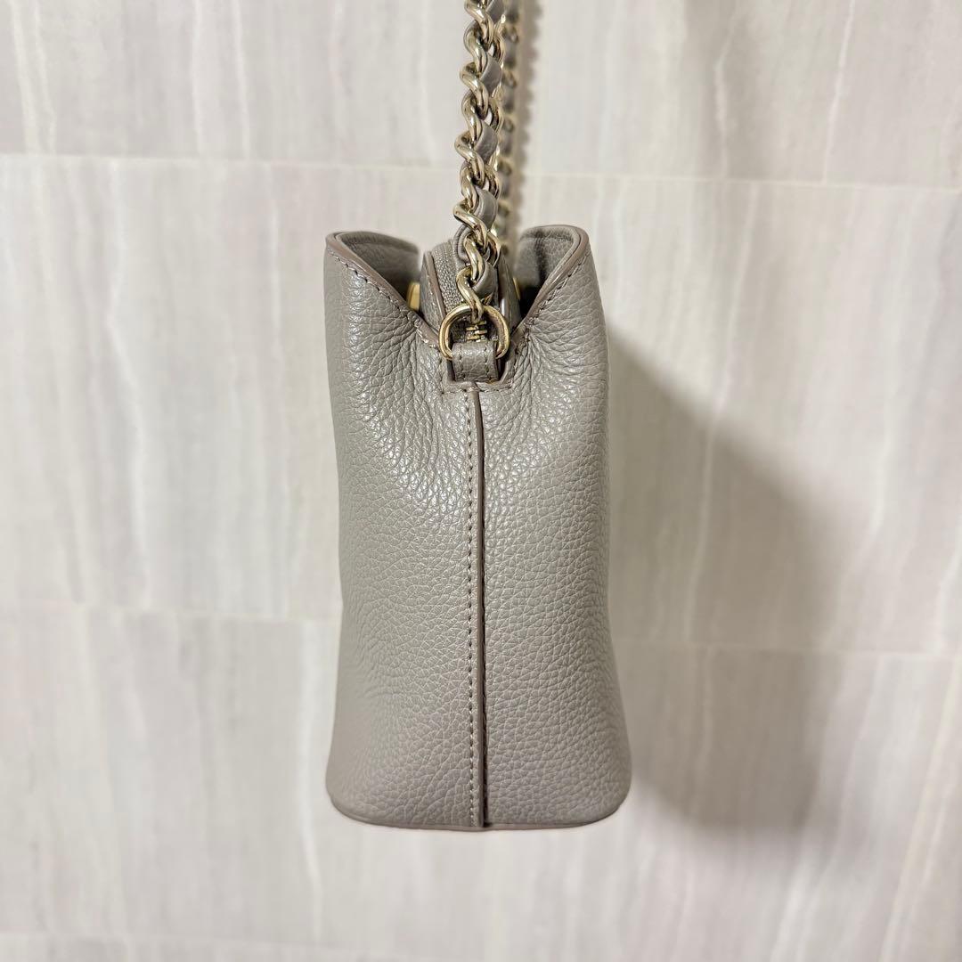 美品　FURLAフルラ レザー チェーンショルダーバッグ グレー シルバー金具