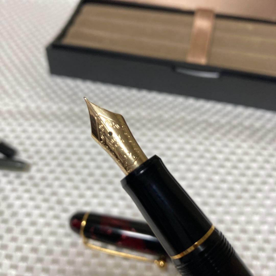 PILOT 万年筆 黒と赤のマーブル パイロット 万年筆 黒と赤のマーブル