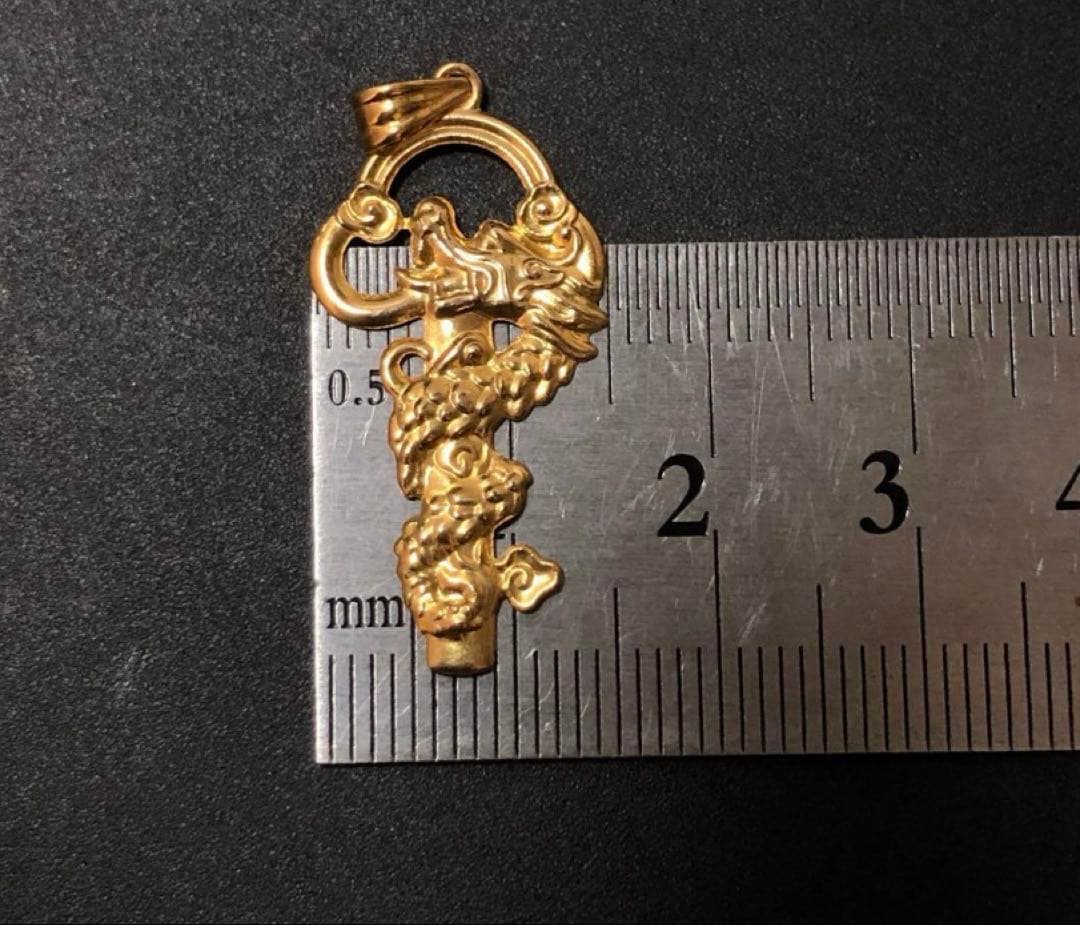 K18 チャーム YG 龍 ネックレストップ 750 18金