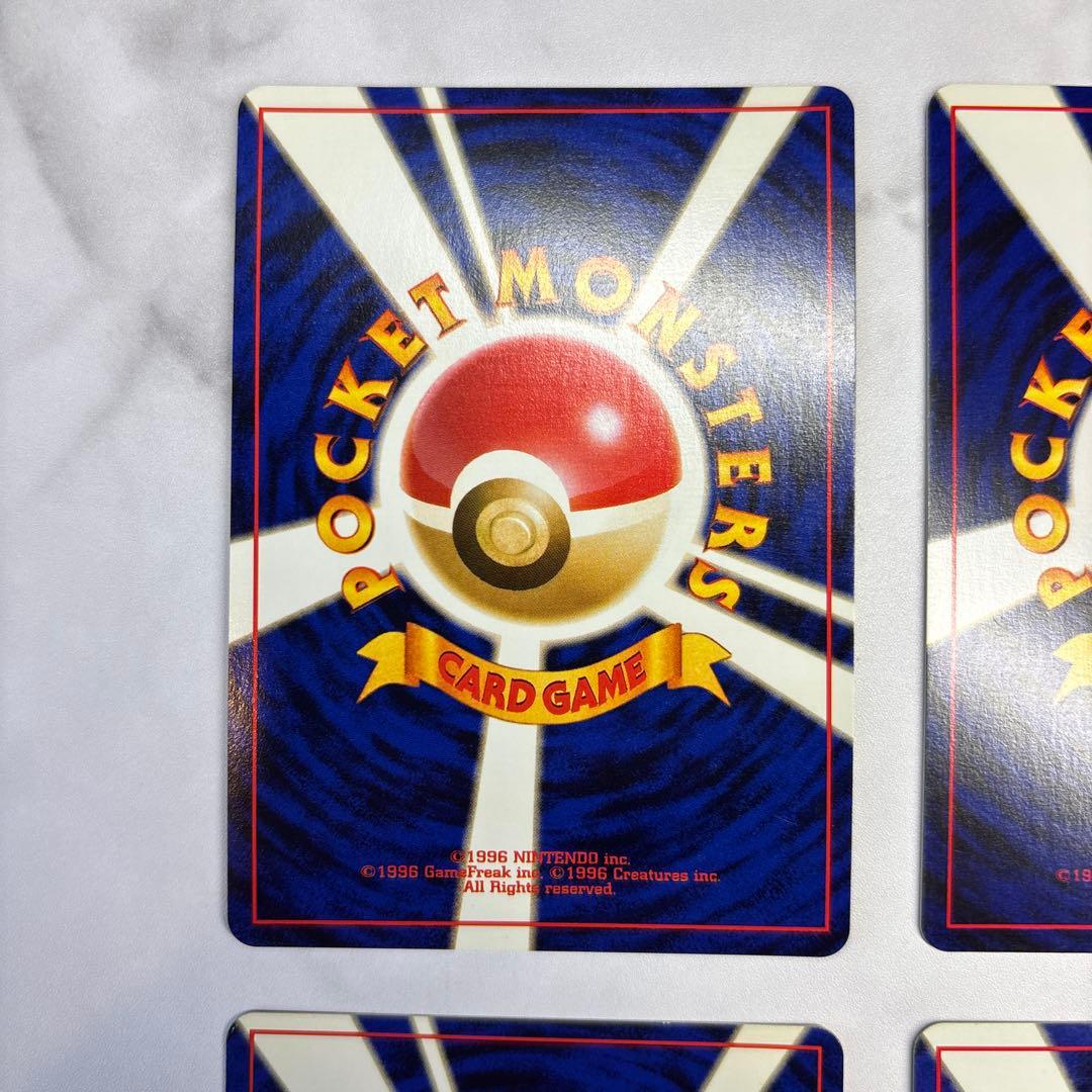 ポケモンカード　旧裏　ヤドキング・デリバード・ラプラス・バリヤード　4枚セット