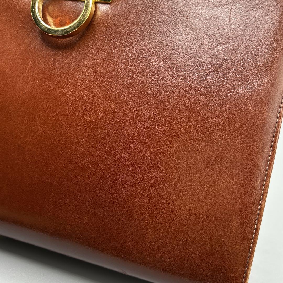 希少カラー サルヴァトーレフェラガモ ショルダーバッグ ガンチーニ チェーン