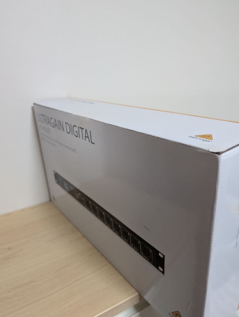 【未使用品】ULTRAGAIN DIGITAL ADA8200