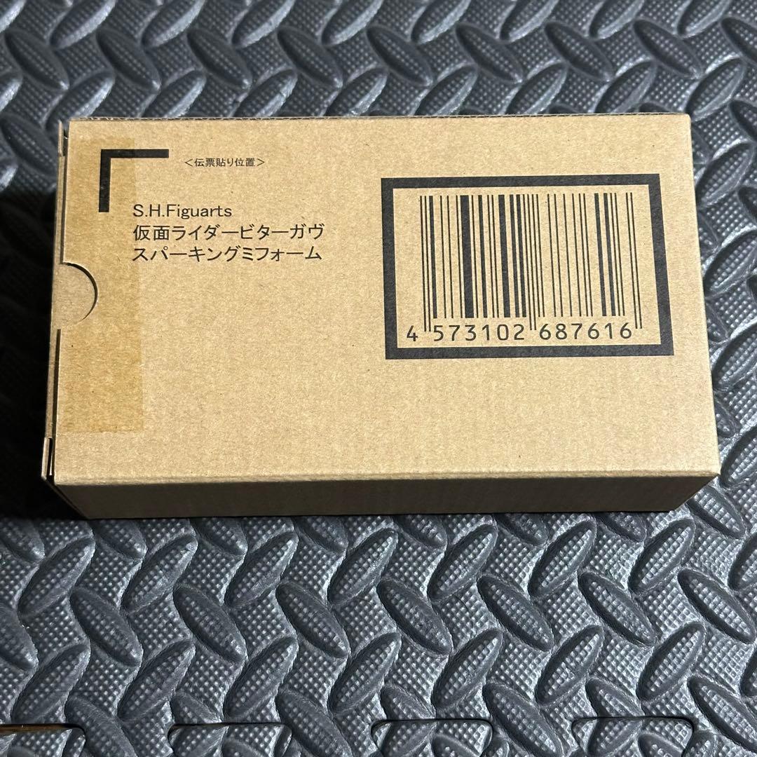 【輸送箱未開封】フィギュアーツ 仮面ライダービターガヴ スパーキングミフォーム 輸送箱未開封】フィギュアーツ 仮面ライダービターガヴ スパーキングミ