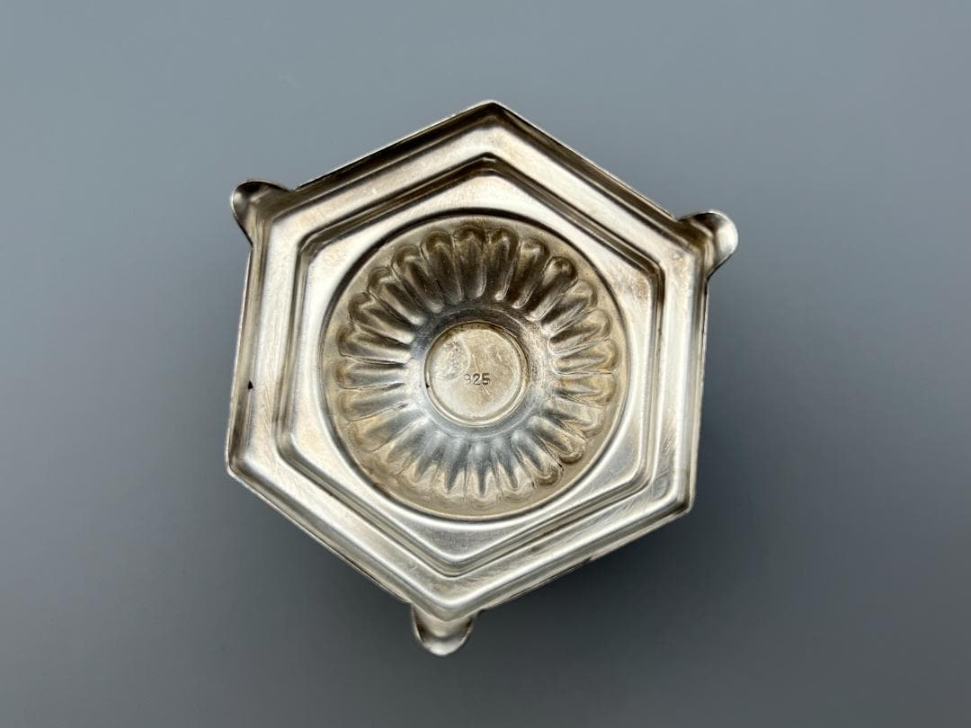 925刻印　銀製品　蒲萄文　調味料入れ？　重量約57g