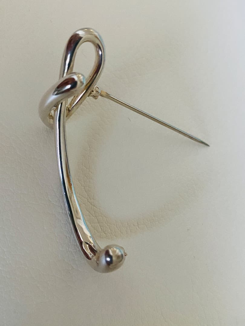 週末お値下げ美品ティファニーイニシャルブローチTTIFFANY