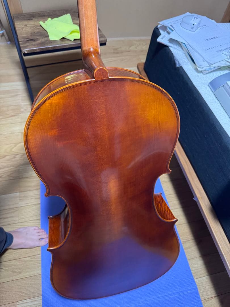 チェロヒューメビアンカサイズ4/4 本体弓付属品