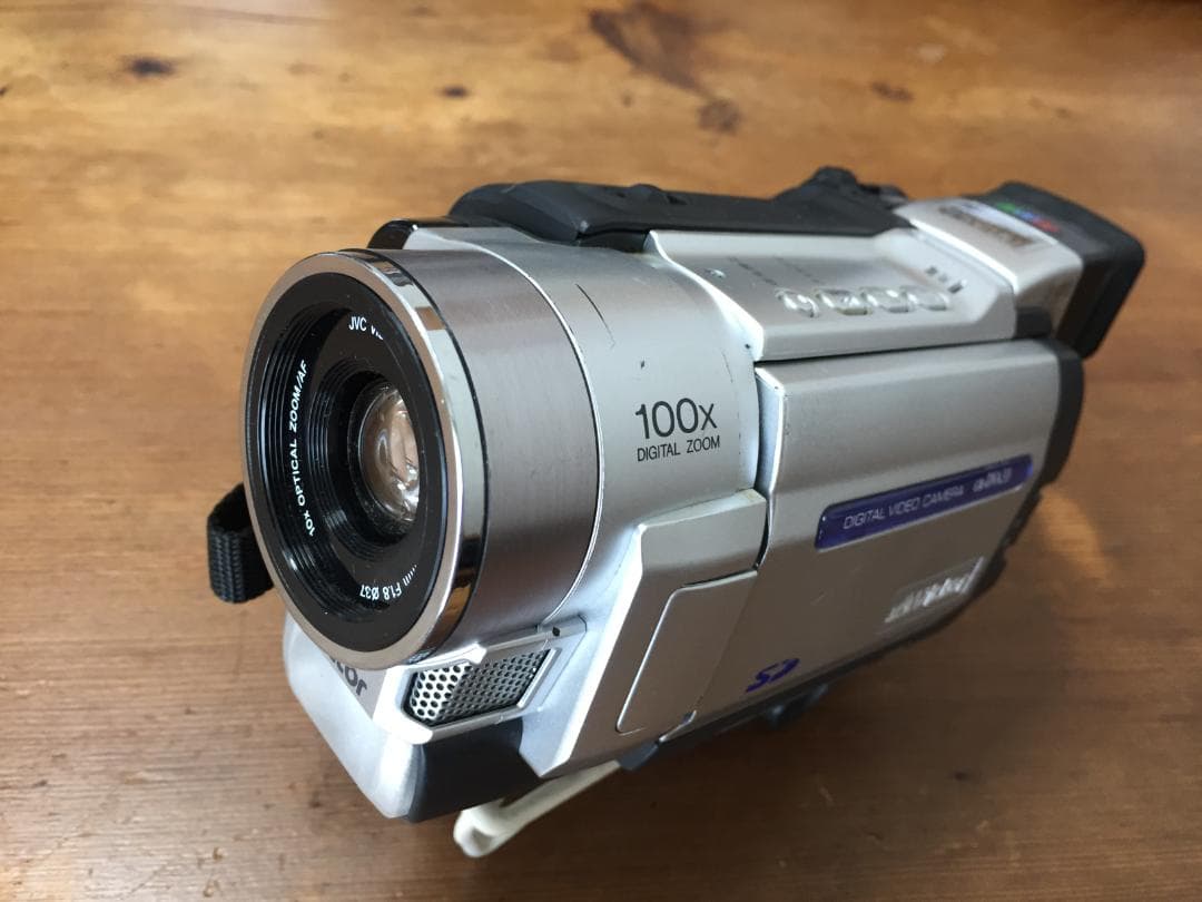 美品 撮影再生ダビングOK VICTOR GR-DVA33 付属品有 液晶大画面 ビュー