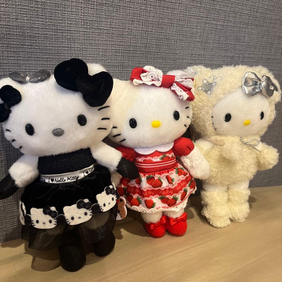 ハローキティ展 雪うさぎ いちご モノトーンドレス マスコットホルダー