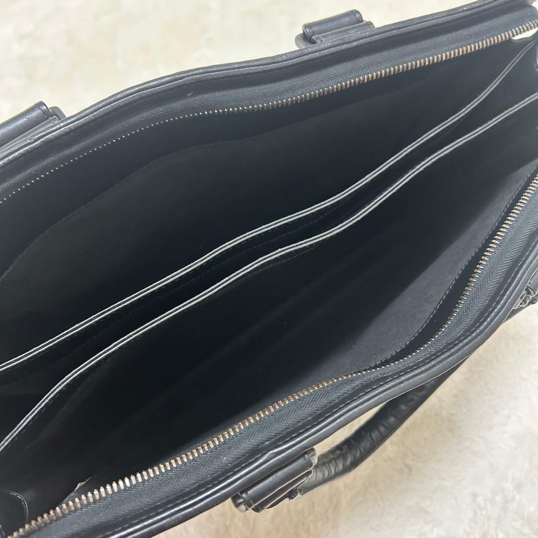 ボッテガヴェネタ イントレチャート ブラック レザー ビジネスバッグ