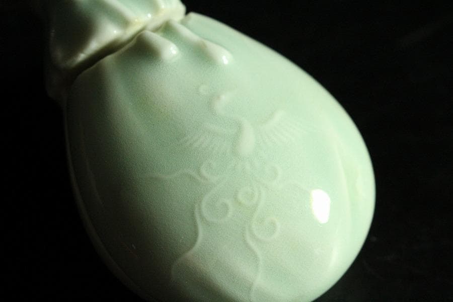 諏訪蘇山作 青磁 砂金袋 香合 共箱(K-BB522) - メルカリ