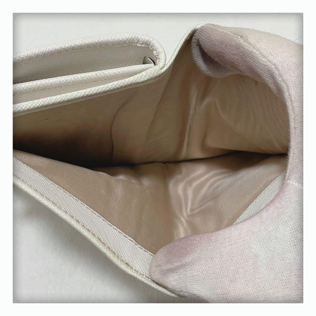 最終値下げ‼️ 極美品✨ PRADA プラダ サフィアーノ 二つ折り財布 ホワイト