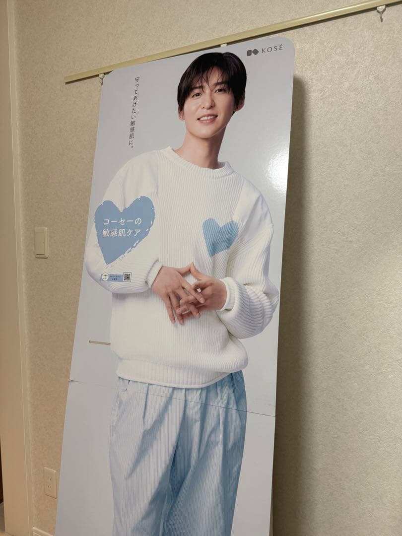 目黒蓮　KOSE 等身大パネル