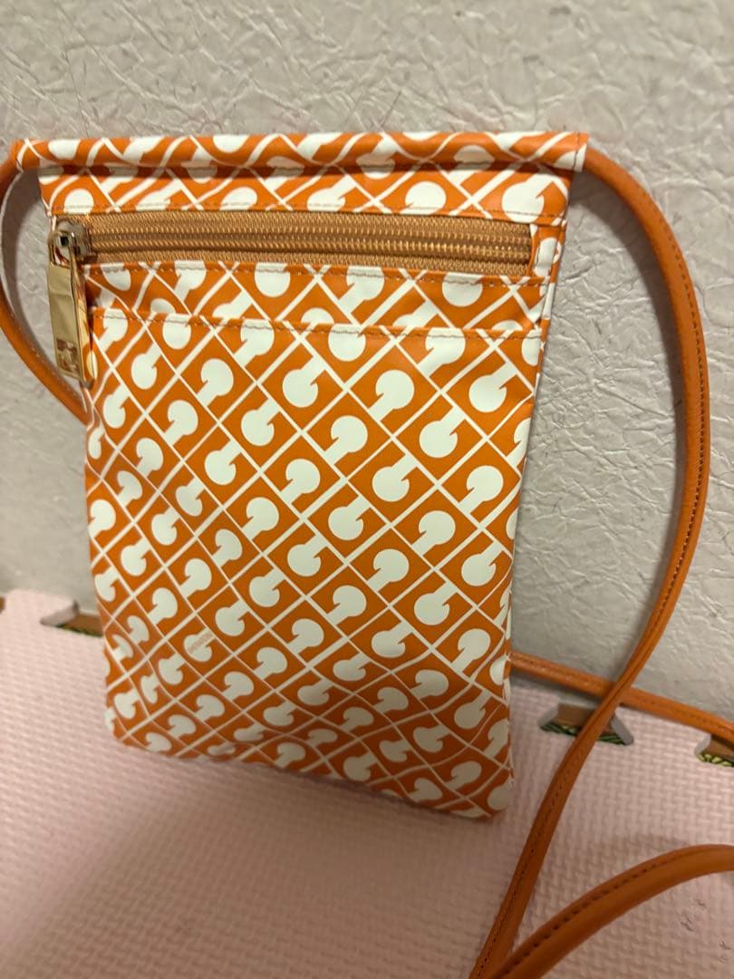 mitsurinさま　ゲラルディーニ☆ソフティ☆スマホポーチ☆斜めがけポシェット