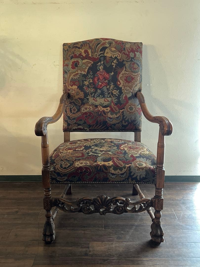 k207r124 神戸家具 カーヴィングアームチェア 英国アンティーク 彫刻