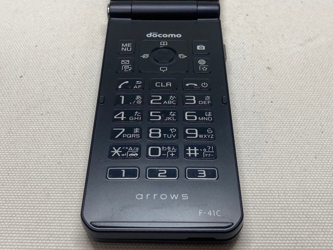美品　docomo　F-41C　arrows　富士通　j551d294dd