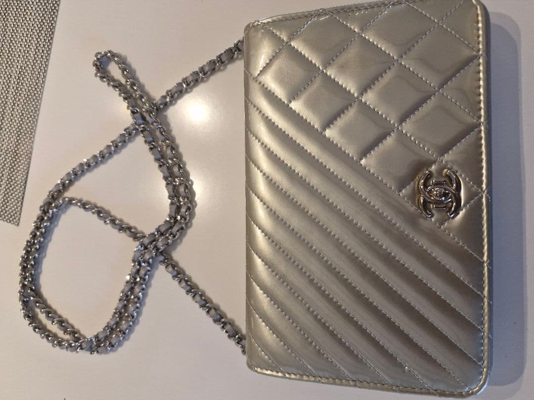 パリ本店限定モデル CHANEL キルティング お財布 ショルダーバッグ