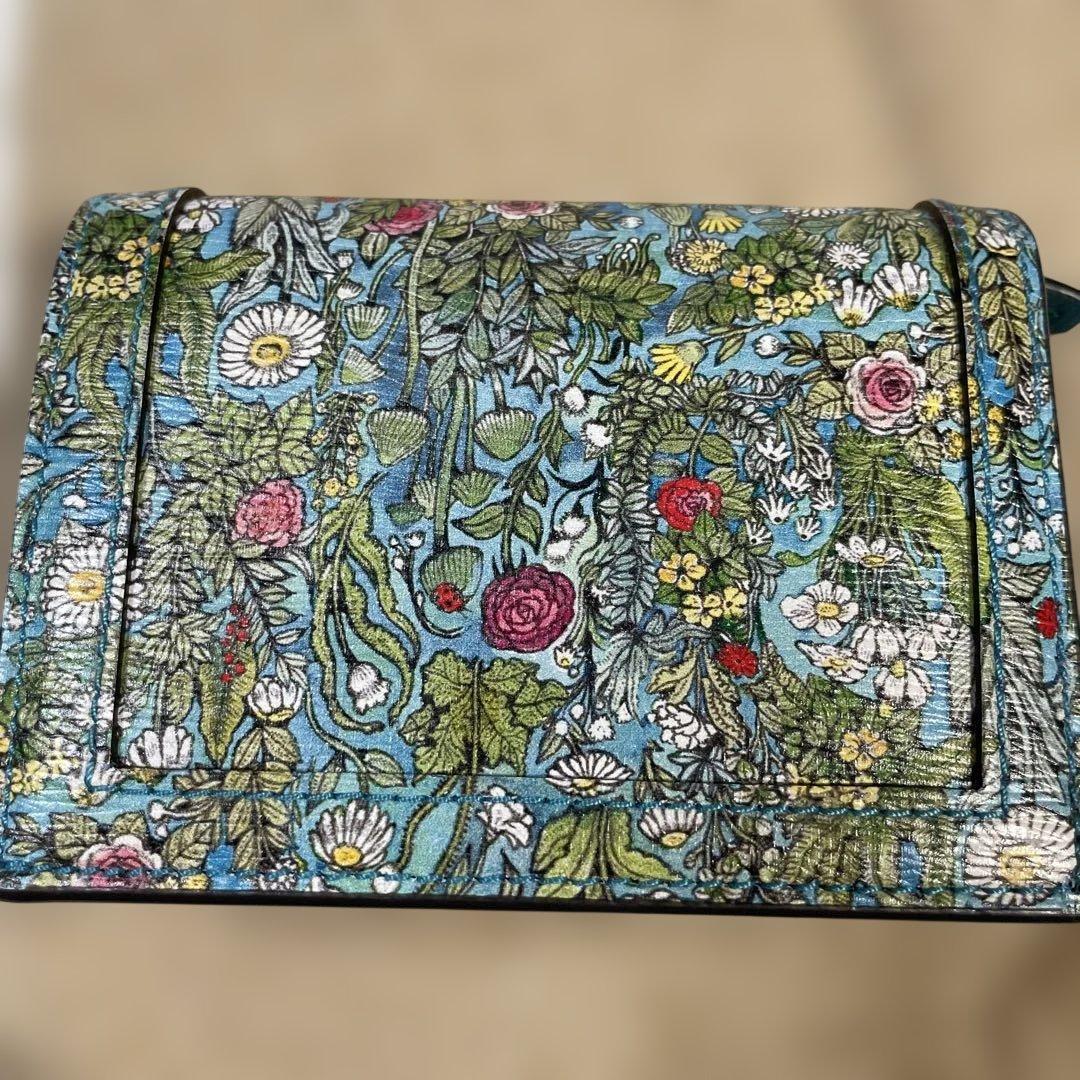 ヒグチユウコ GUCCI 二つ折り財布