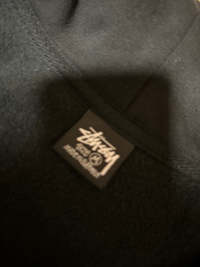 Stussy ブラック ジップパーカー