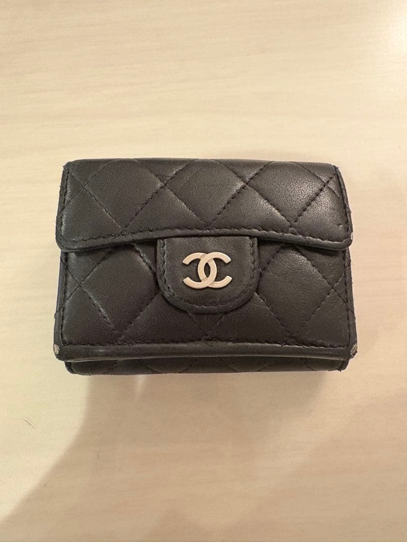 CHANEL ブラック 三つ折り財布