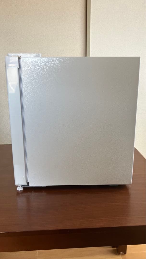 新品　ホワイト 冷凍庫 1ドア　31L コンプレッサー式