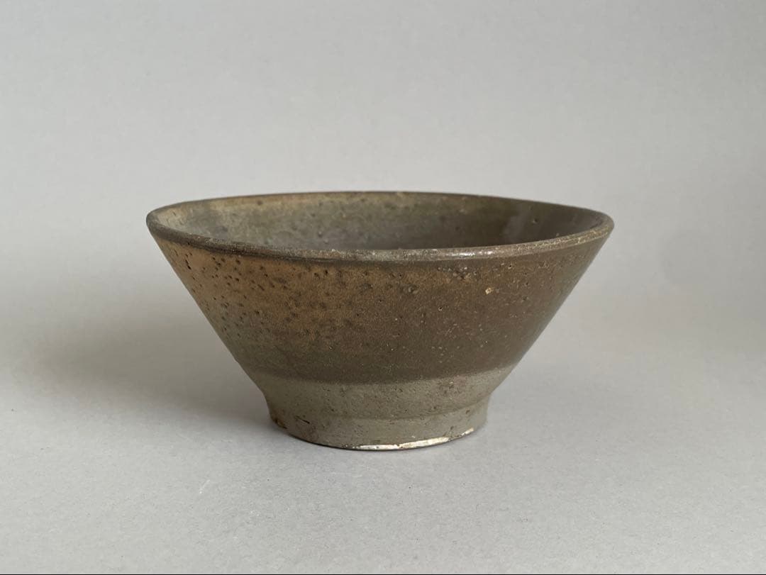 18世紀 壺屋焼 灰釉碗マカイ茶碗 琉球古陶 湧田焼 古我知焼