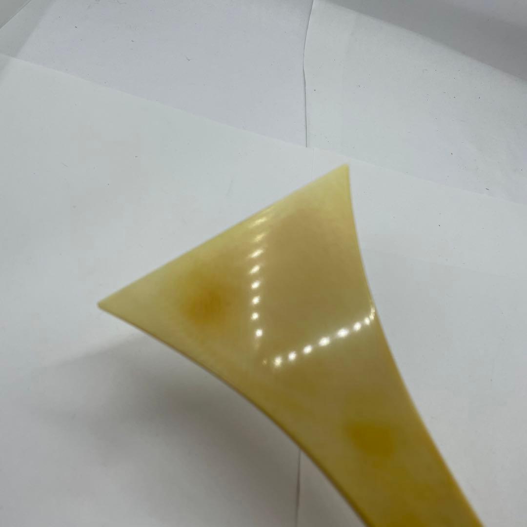 ヴィンテージ   天然素材　バチ　重さ約　127g  #385