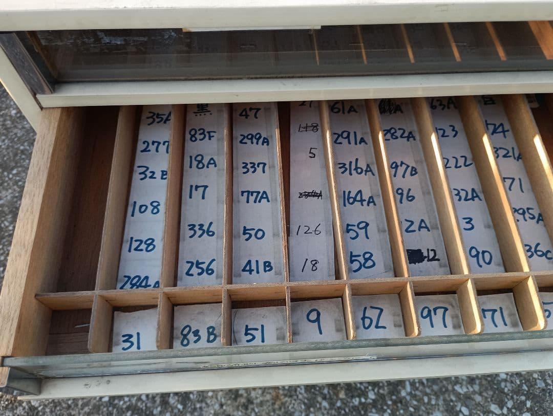 4254）糸販売木製ケース 手芸 店舗什器 昭和レトロ 裁縫