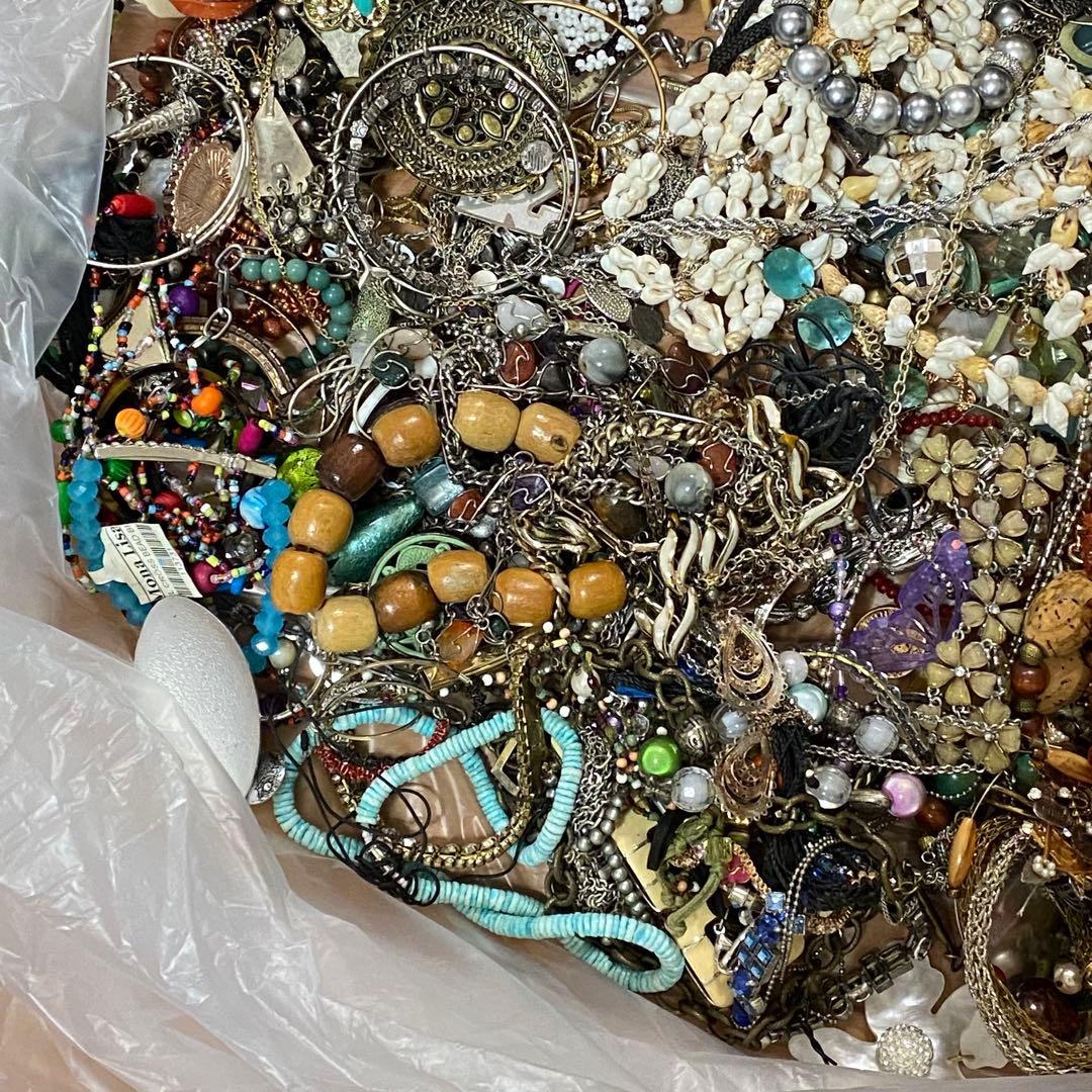 大量　まとめ売り　ジャンク　未選別　アクセサリー色々⑧　約8.1㎏　ネックレス他