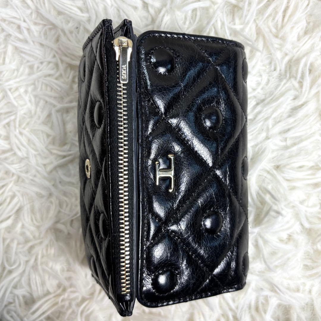 トッズ　TOD's 三つ折り財布　 キルティング　ブラック　Tロゴ