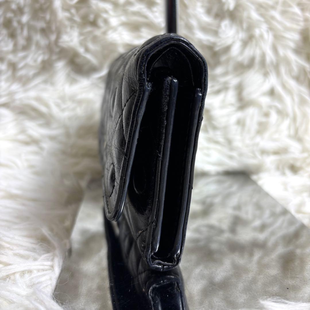 トッズ　TOD's 三つ折り財布　 キルティング　ブラック　Tロゴ