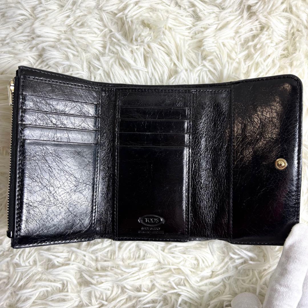 トッズ　TOD's 三つ折り財布　 キルティング　ブラック　Tロゴ