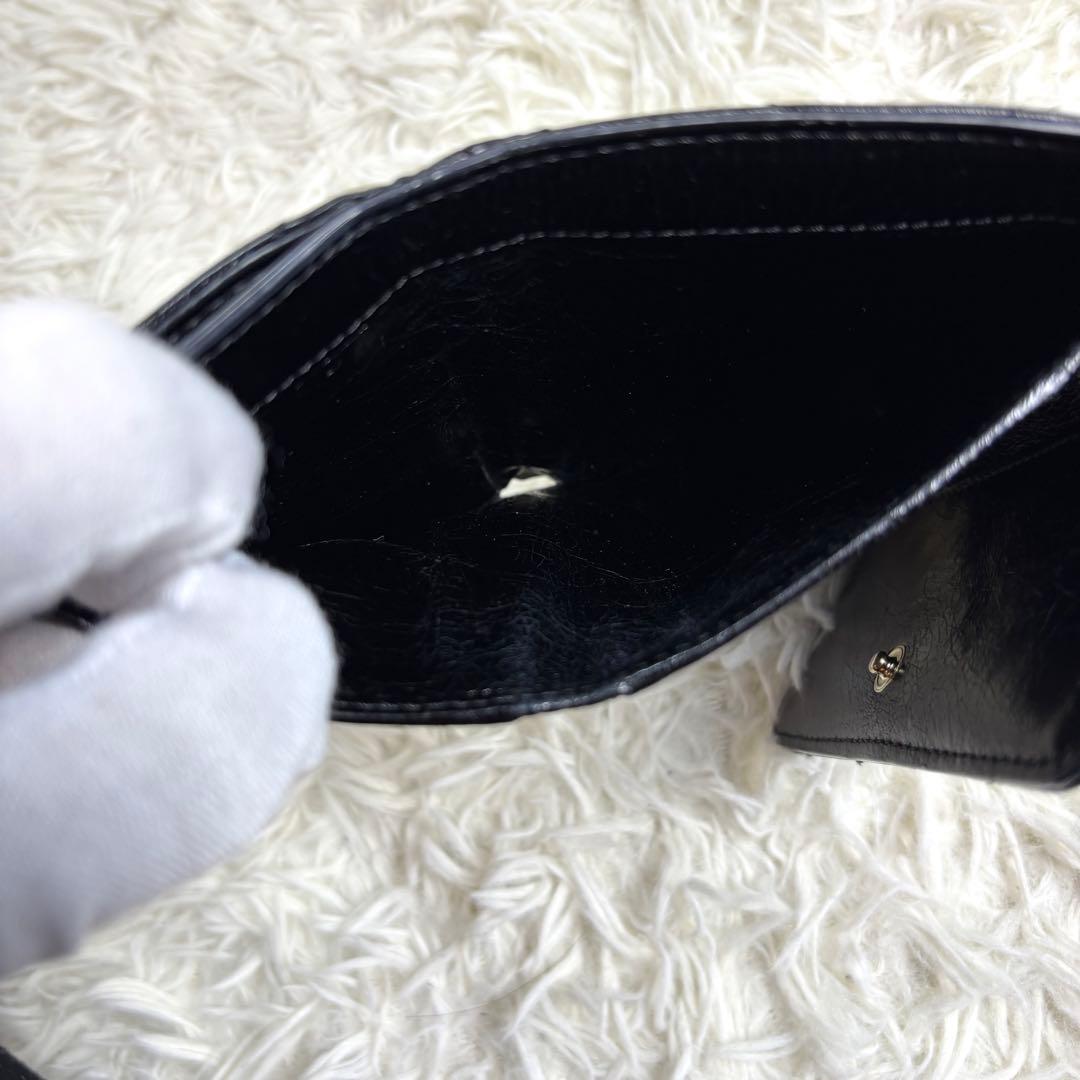 トッズ　TOD's 三つ折り財布　 キルティング　ブラック　Tロゴ