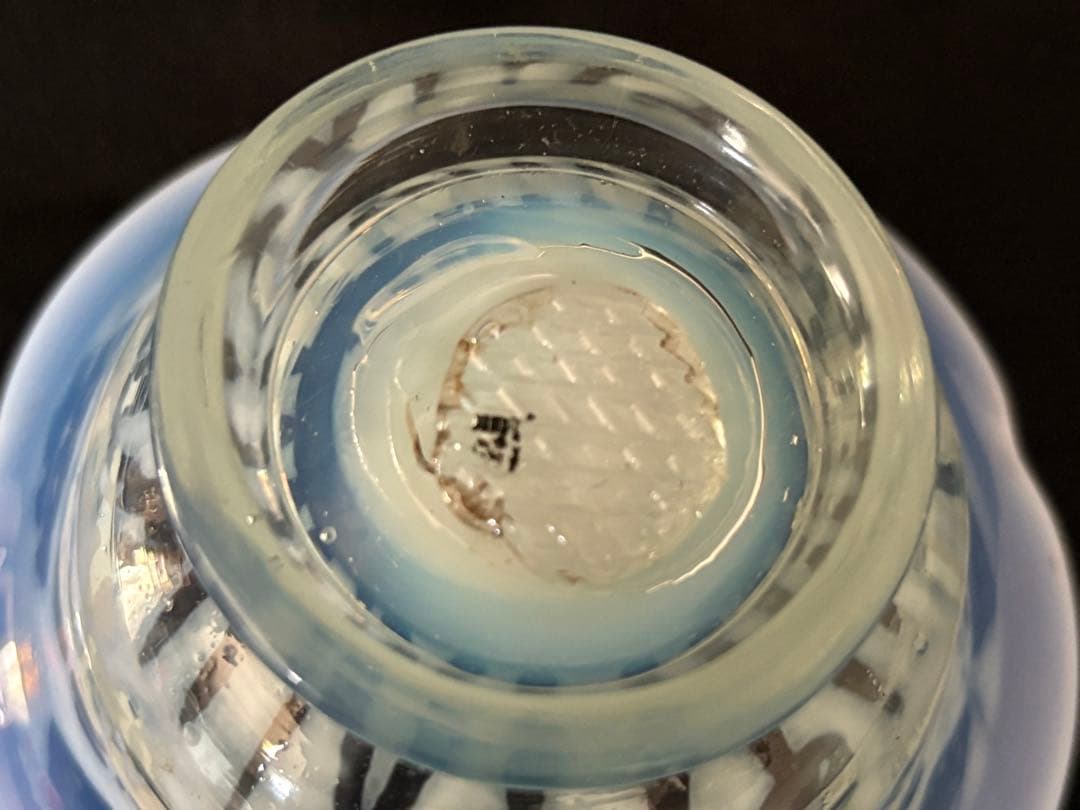 大正ガラス 和ガラス 菖蒲に蝶透かしウランガラス 桃色乳白氷コップ