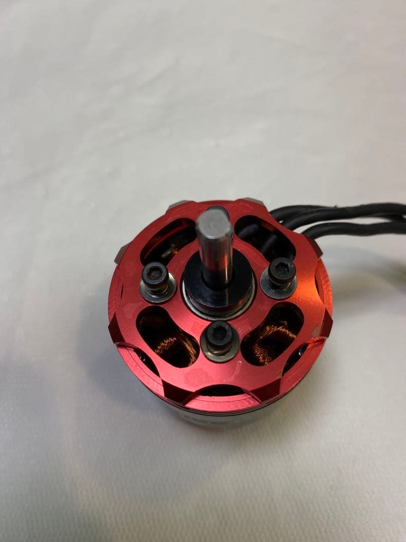 クエスト　Quest BLS4025-740KV E6-550スケール用モーター