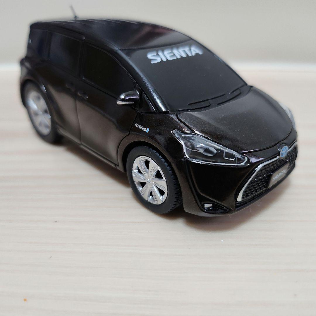 トヨタ シエンタ プルバックカー《ヴィンテージブラウンパール