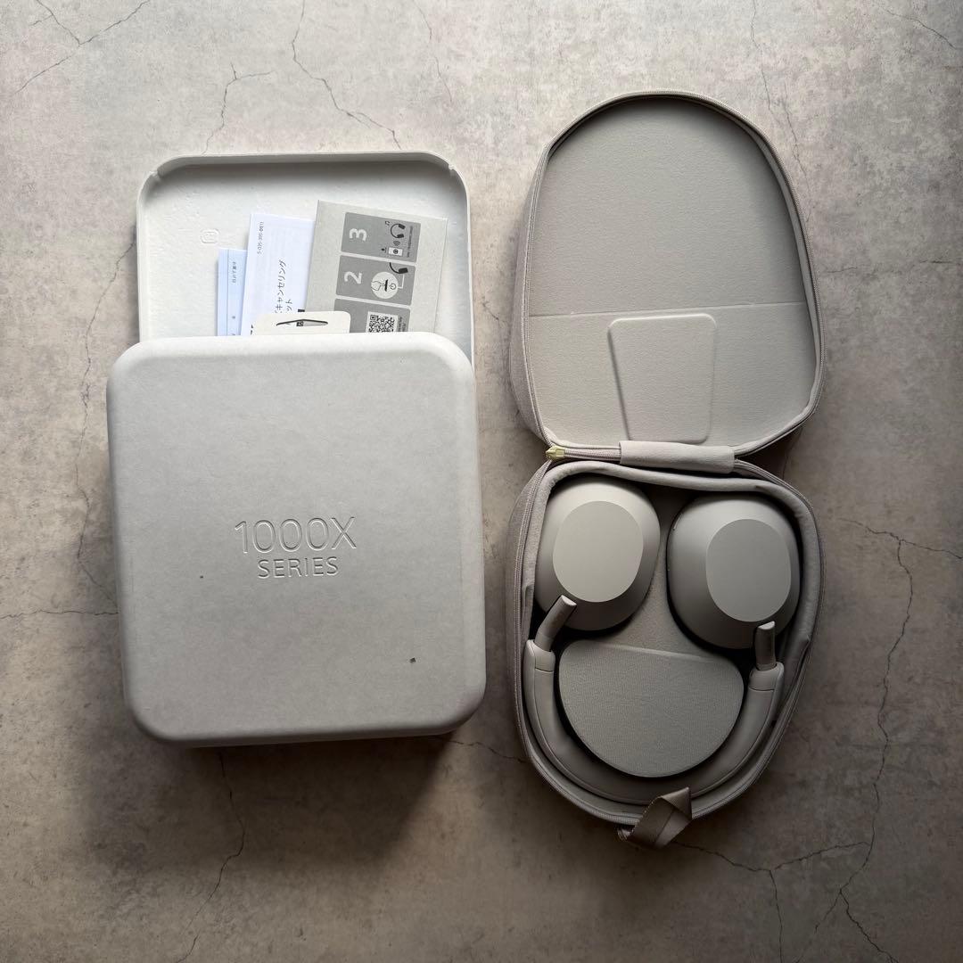 SONY WH-1000XM5 プラチナシルバー ノイズキャンセリング 美品 - メルカリ