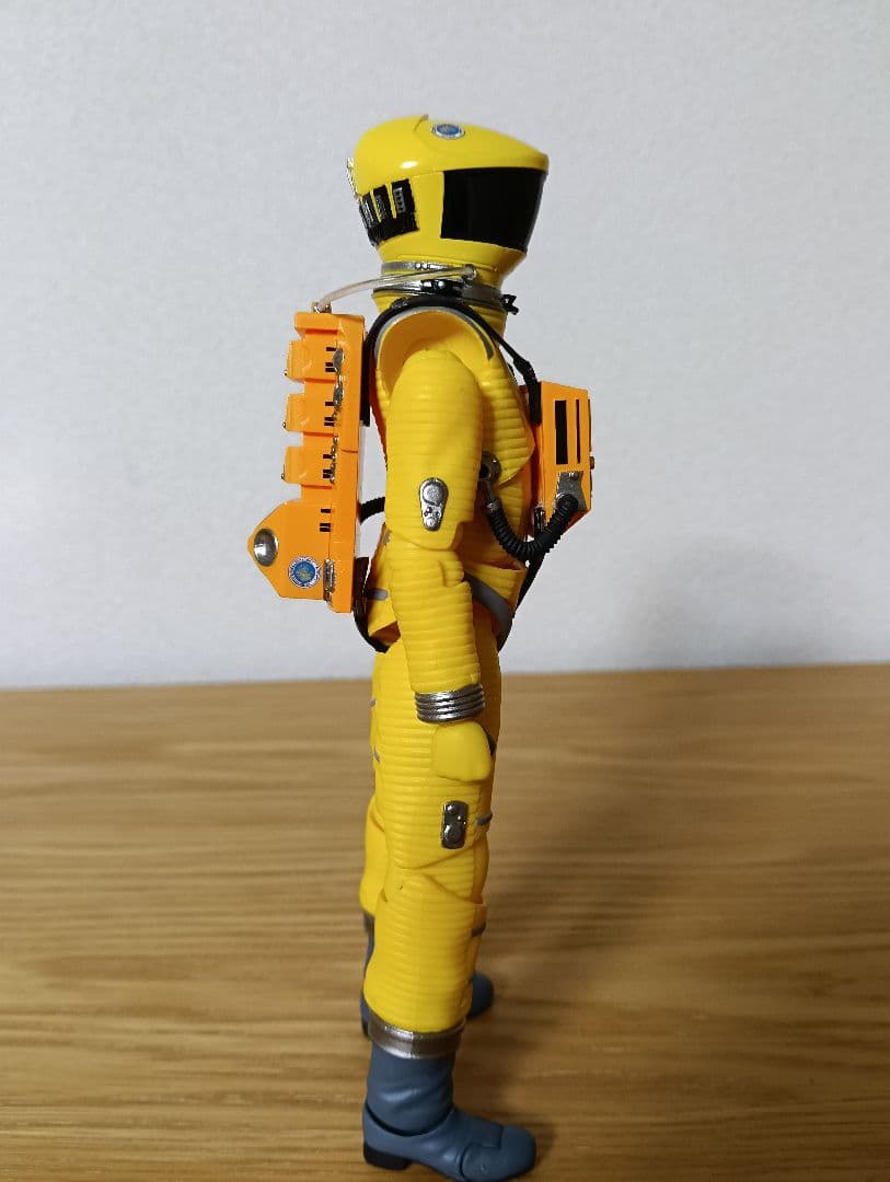 2001年宇宙の旅 スペーススーツ イエロー フィギュア MAFEX 箱なし