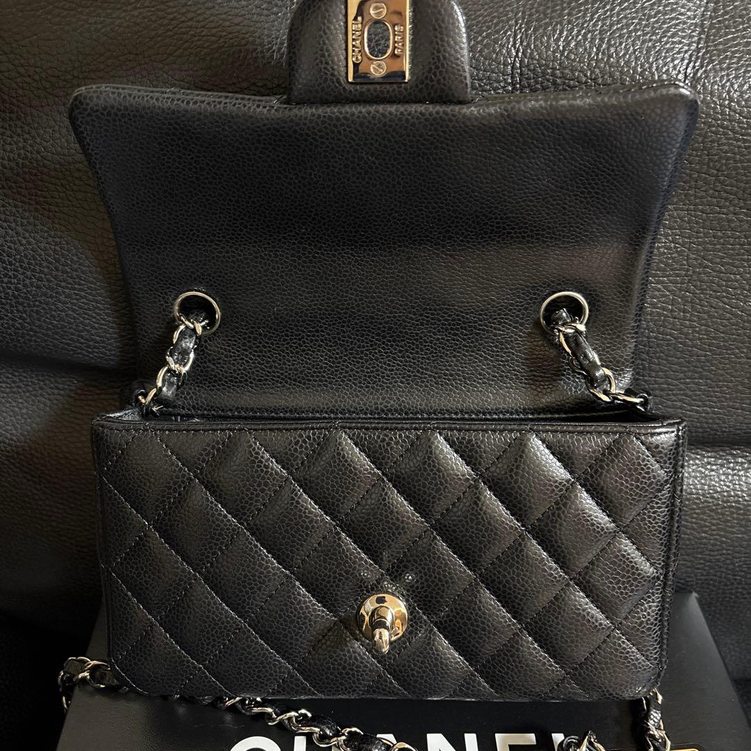 CHANEL ブラック ショルダーバッグ　ミニマトラッセ