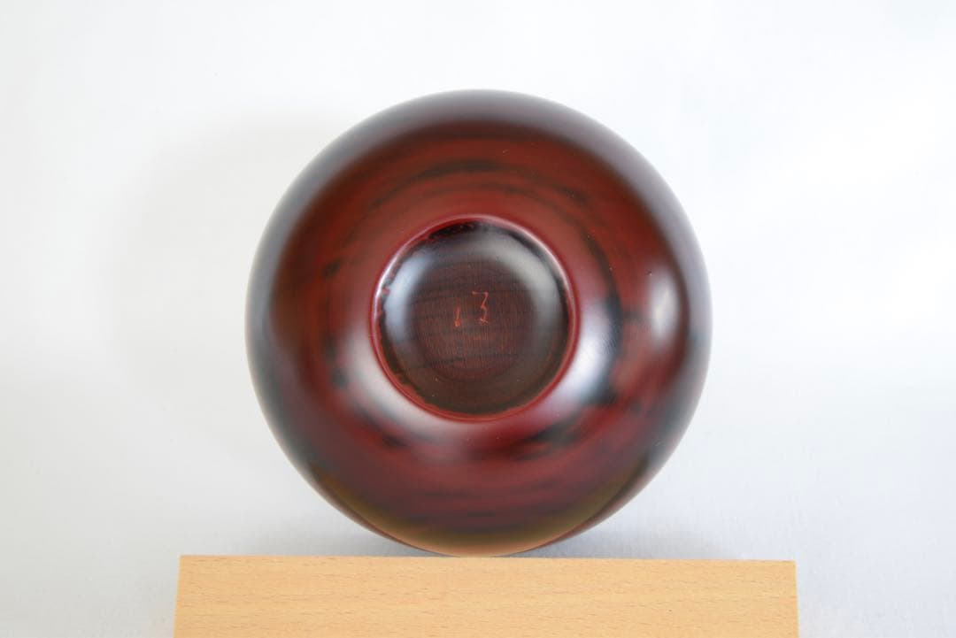 角有伊の漆器椀 黒と赤の漆塗り