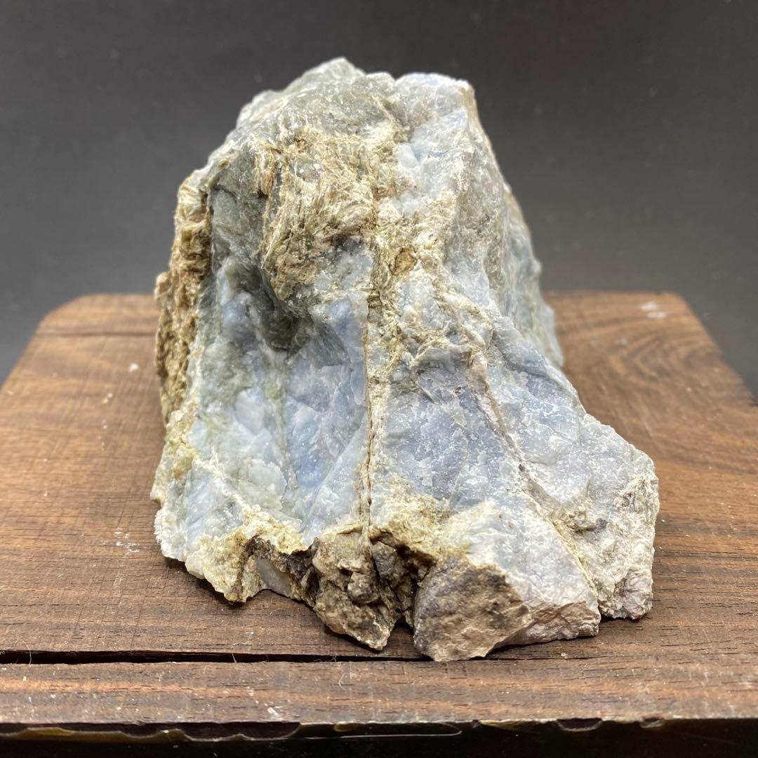 P005】糸魚川 青翡翠 677g 天然石 原石 ヒスイ パワーストーン 山石