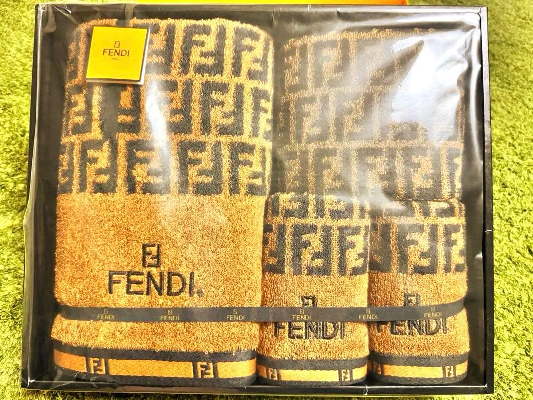 新品FENDI タオルセット ベージュ・黒