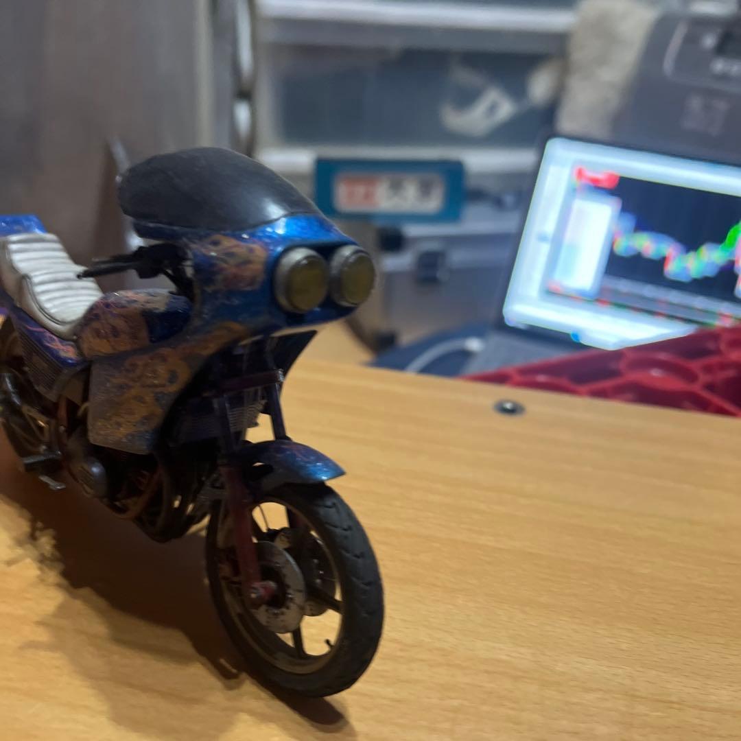 バイクモデル 青金デザイン