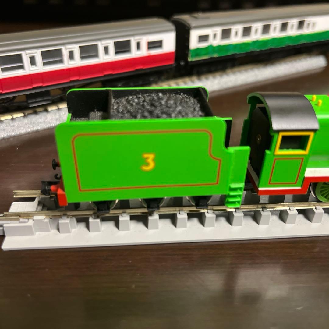 ヘンリー Nゲージ 赤い客車　緑の客車　セット
