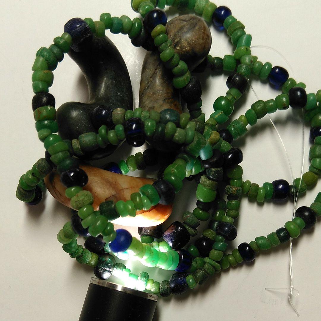 古墳時代。ガラス小玉、粟玉、勾玉のネックレス、(一連)です。